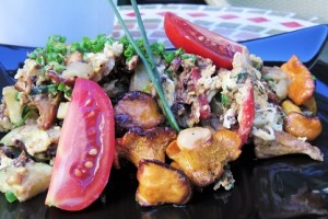 Geröstete Eierschwammerl mit Gemüse